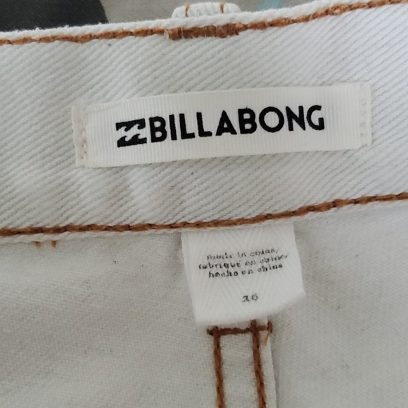 Shorts - Picture 3 of 3